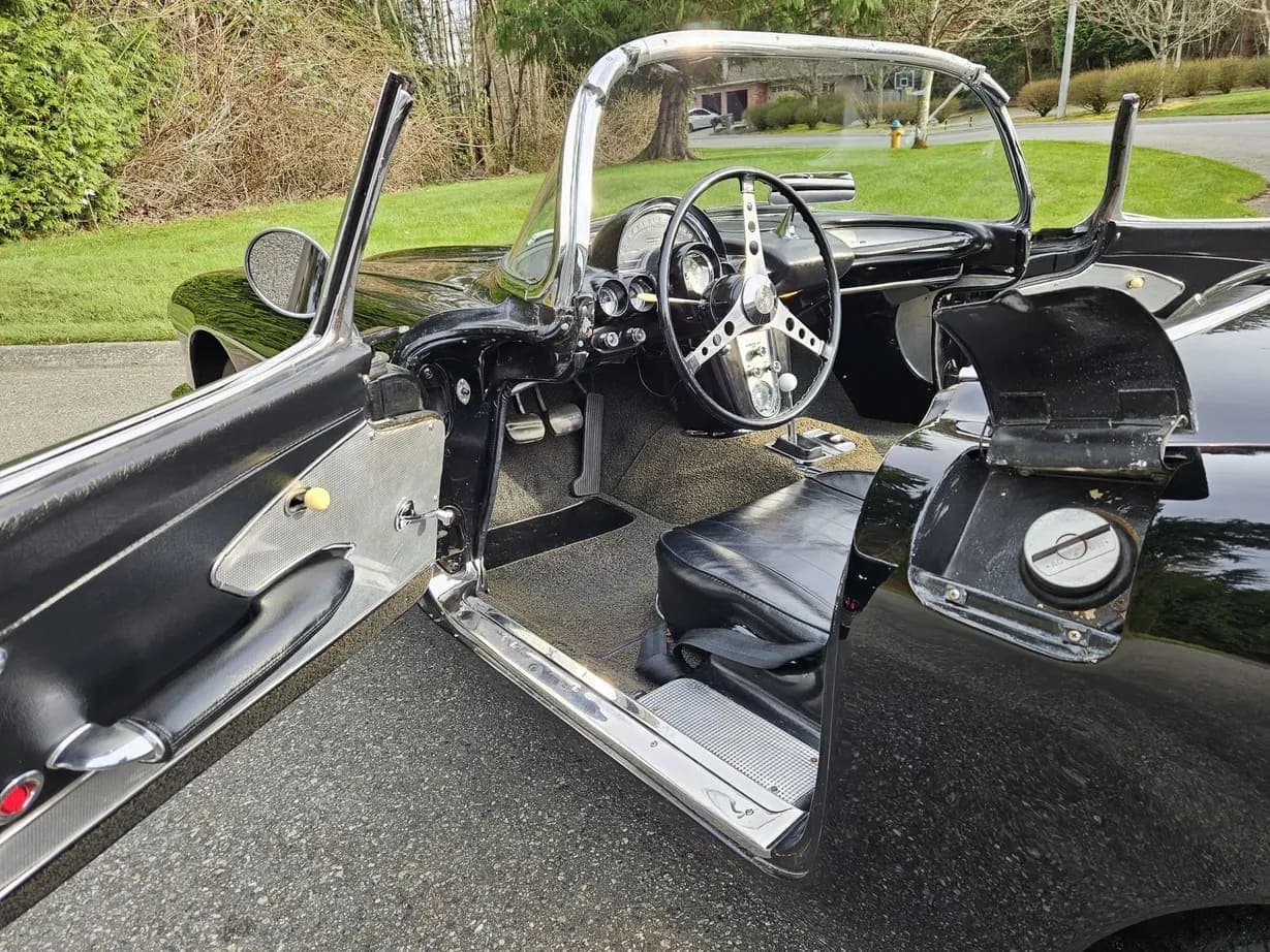 1960 Chevrolet Corvette 4-Speed, view