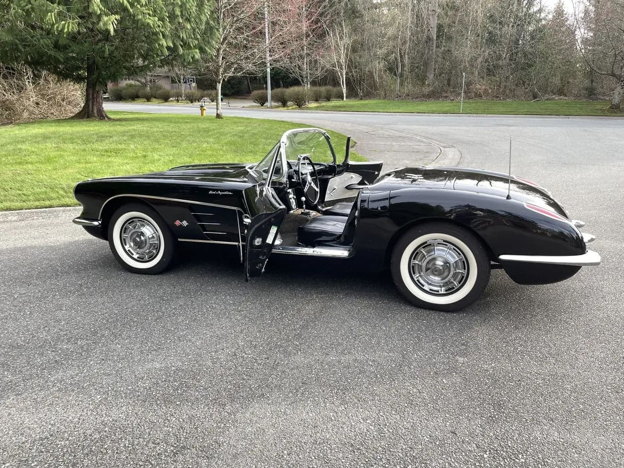 1960 Chevrolet Corvette 4-Speed, view