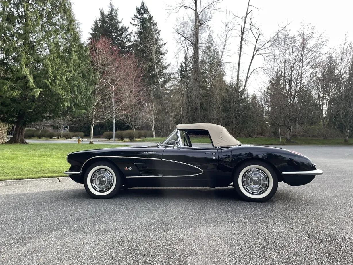 1960 Chevrolet Corvette 4-Speed, view