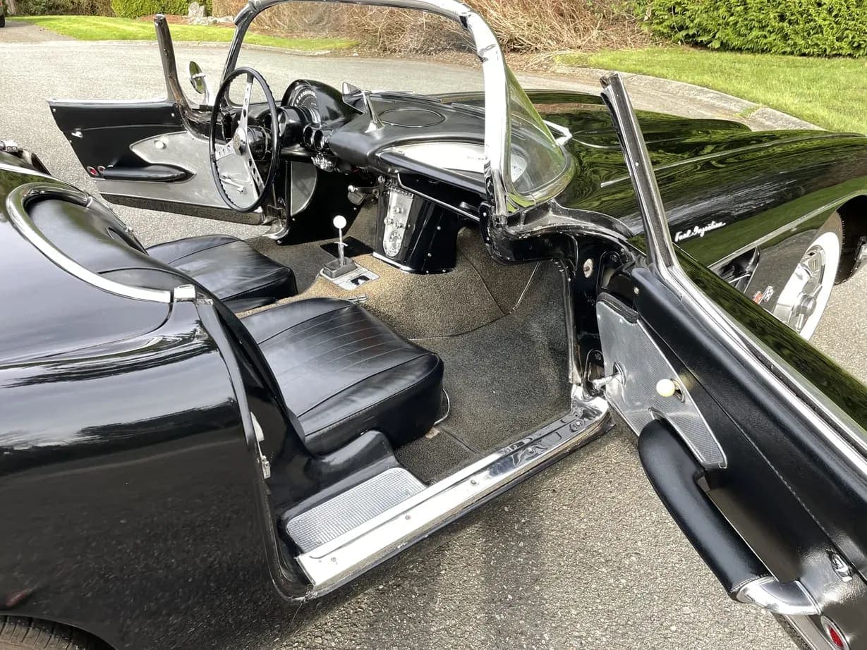 1960 Chevrolet Corvette 4-Speed, view