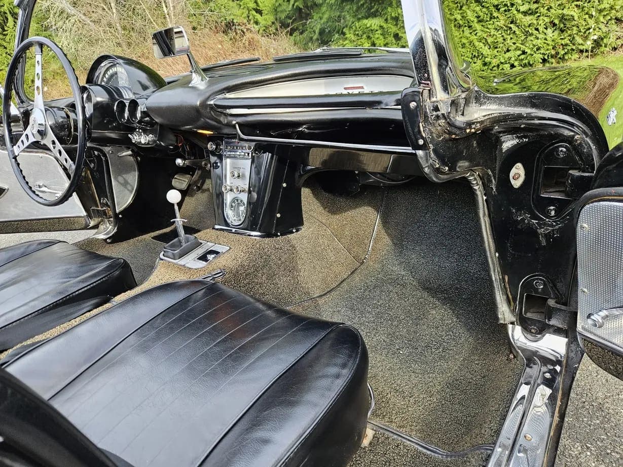 1960 Chevrolet Corvette 4-Speed, view