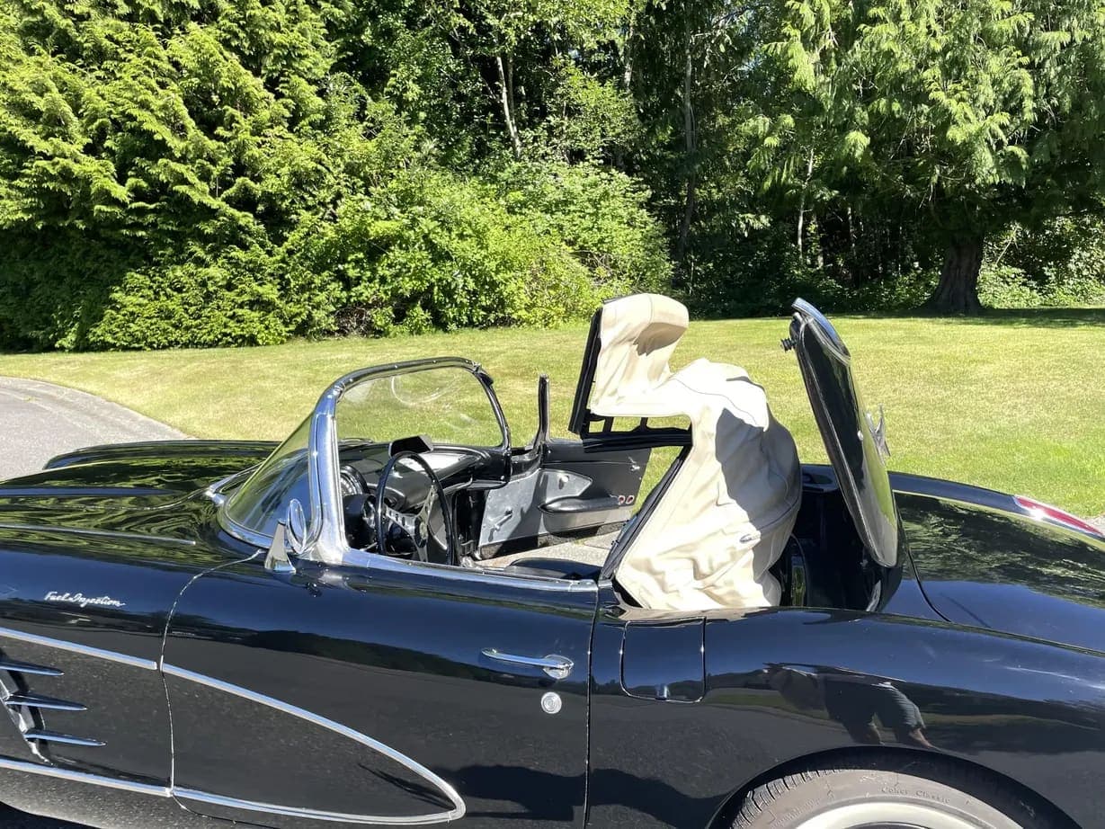 1960 Chevrolet Corvette 4-Speed, view