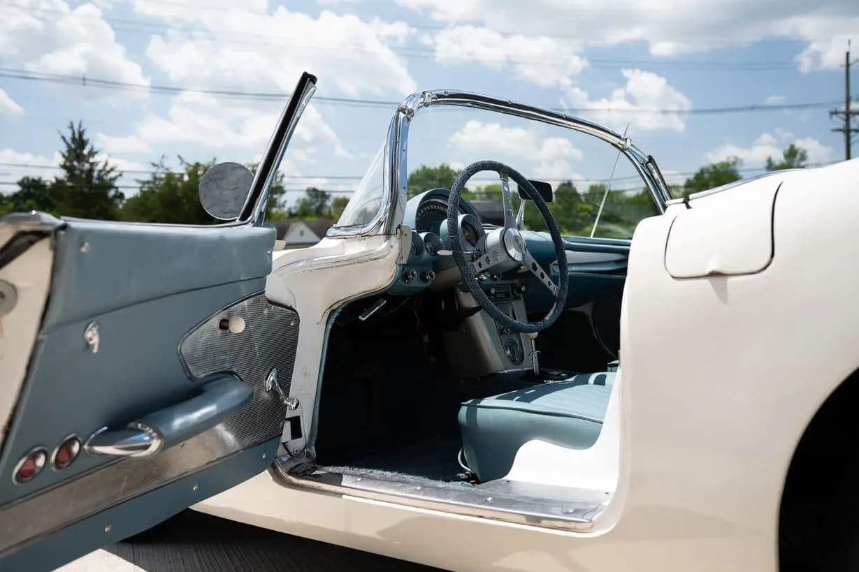 1960 Chevrolet Corvette 283/250 Fuelie 4-Speed, view