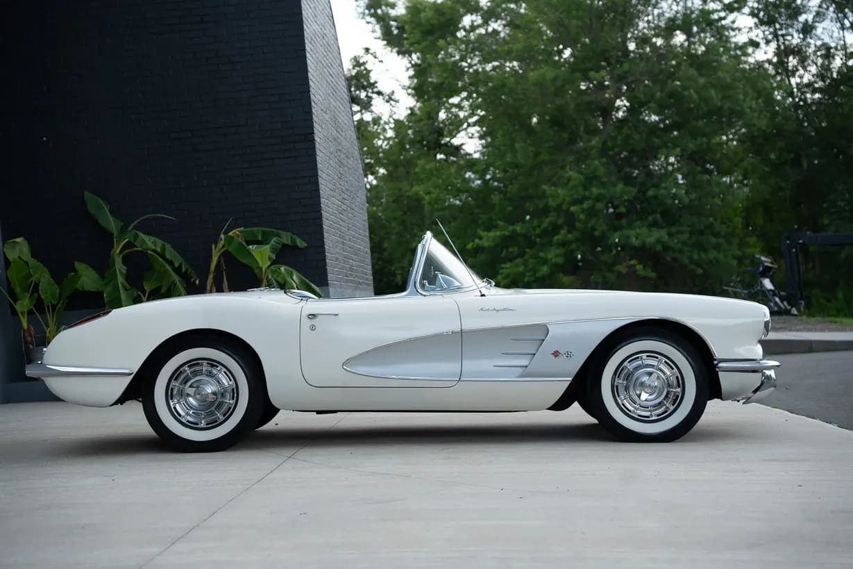 1960 Chevrolet Corvette 283/250 Fuelie 4-Speed, view