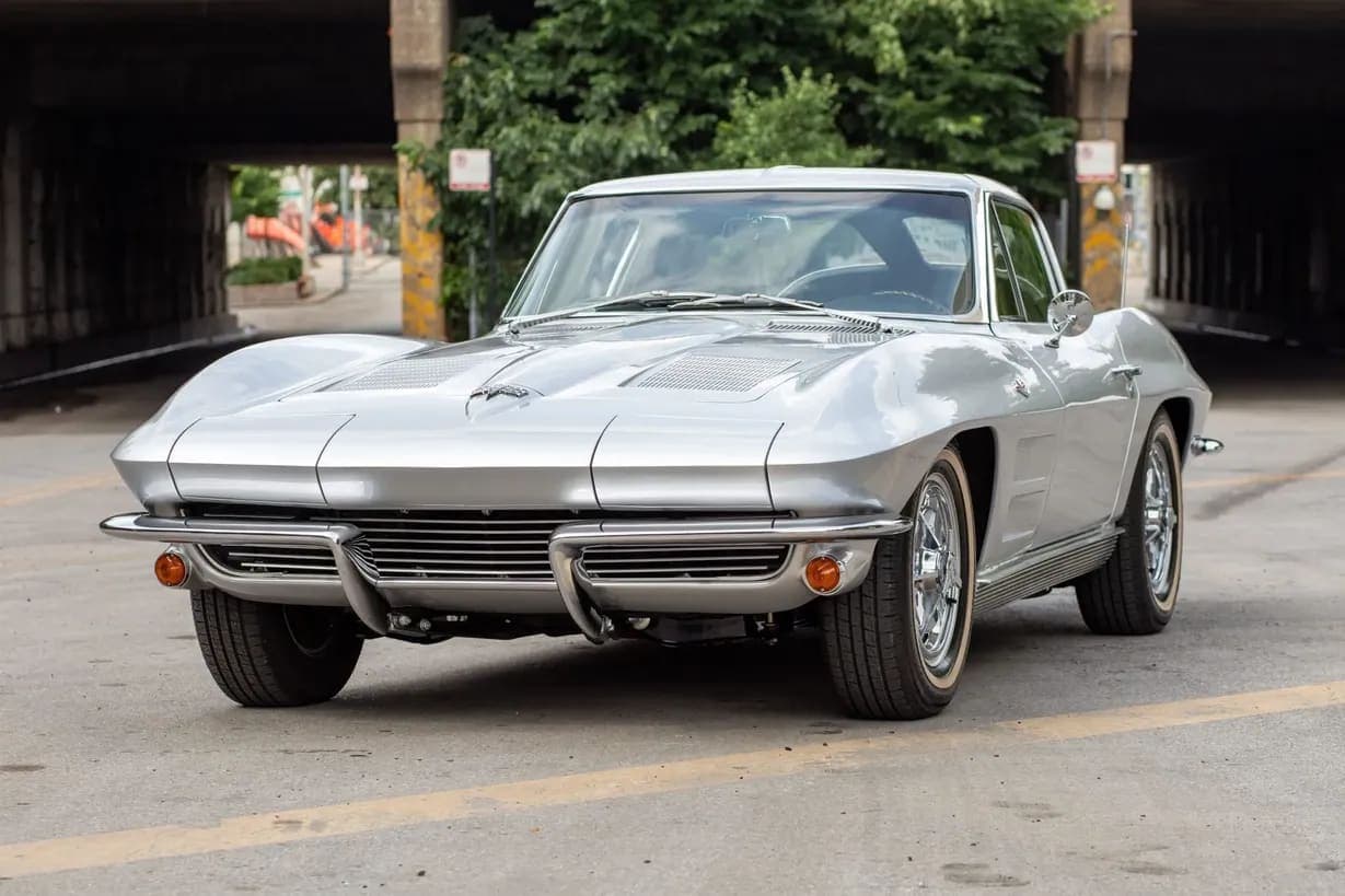 1963 Chevrolet Corvette Split-Window Coupe L76 327-340 4-Speed video preview