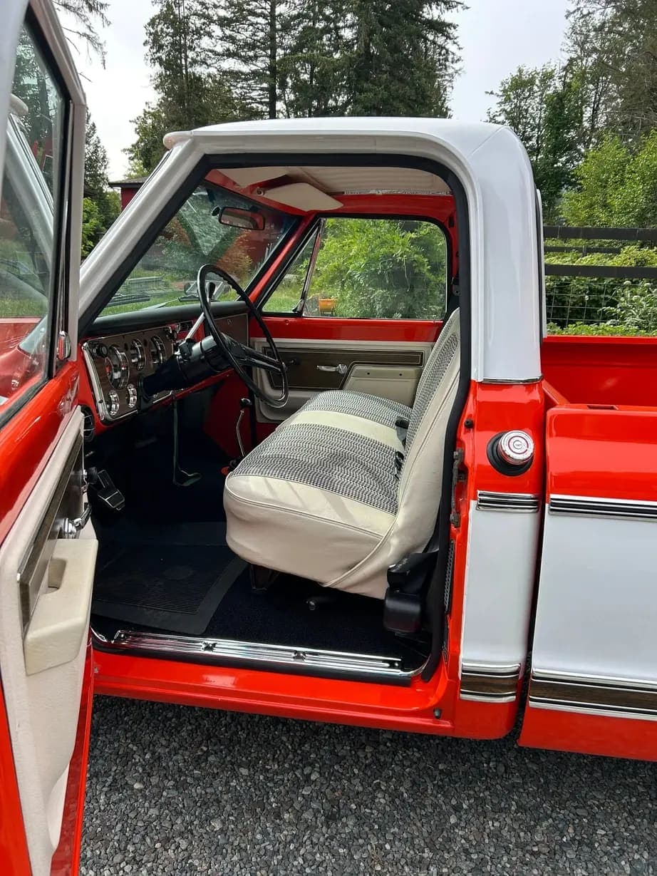 1972 Chevrolet K20 Cheyenne Super 4×4 Pickup, view