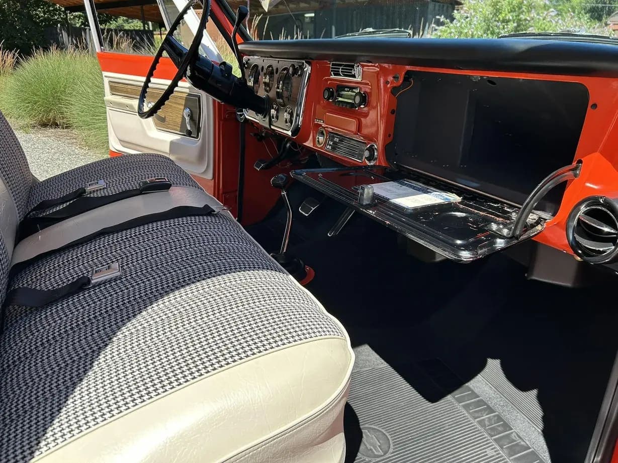 1972 Chevrolet K20 Cheyenne Super 4×4 Pickup, view
