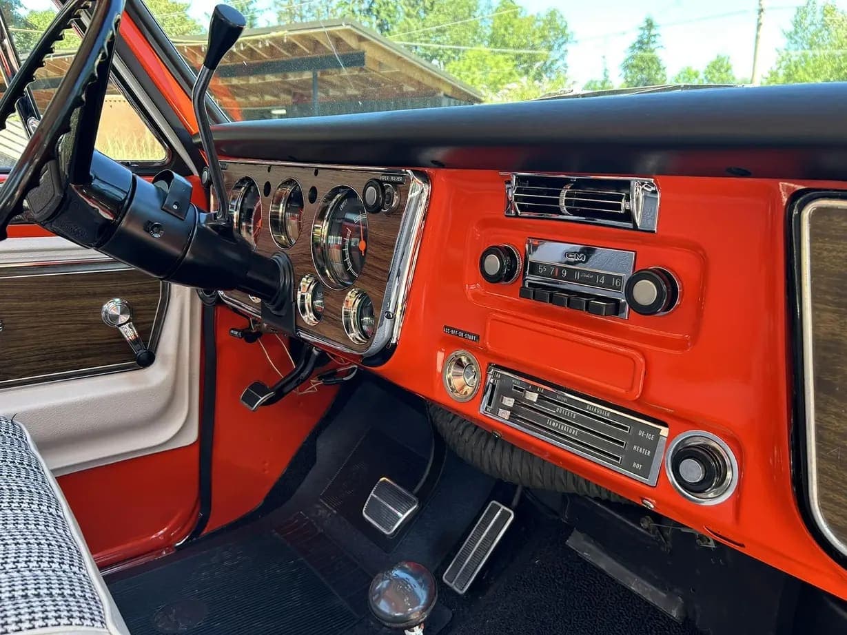 1972 Chevrolet K20 Cheyenne Super 4×4 Pickup, view