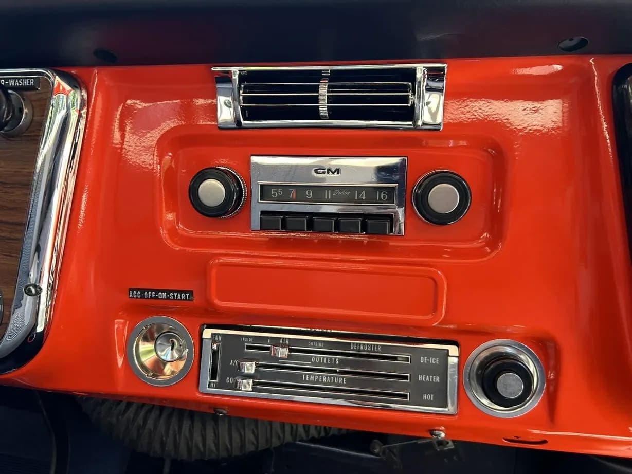 1972 Chevrolet K20 Cheyenne Super 4×4 Pickup, view