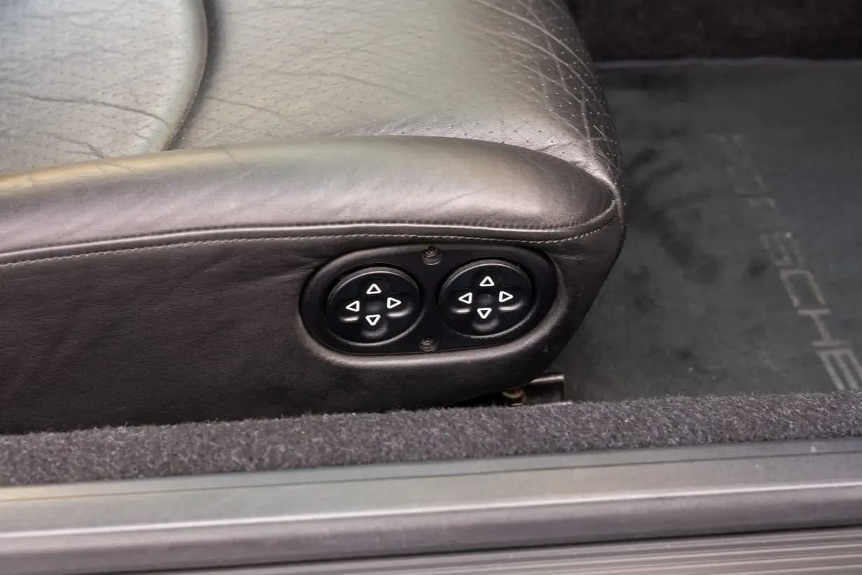1996 Porsche 911 Carrera 4S Coupe 6-Speed, view