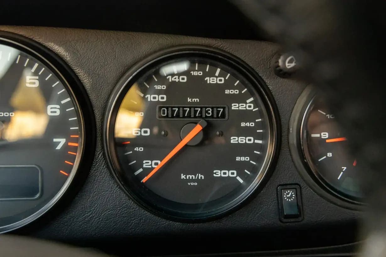 1996 Porsche 911 Carrera 4S Coupe 6-Speed, view